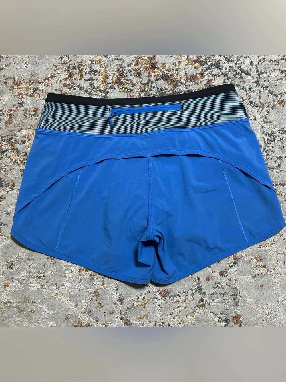 Lululemon Turbo Run shorts in Porcelain Blue size 2